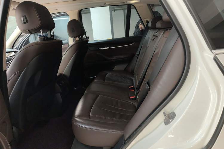Used BMW X5 2014 xDrive35i Elegant Edition Left Rear Seat