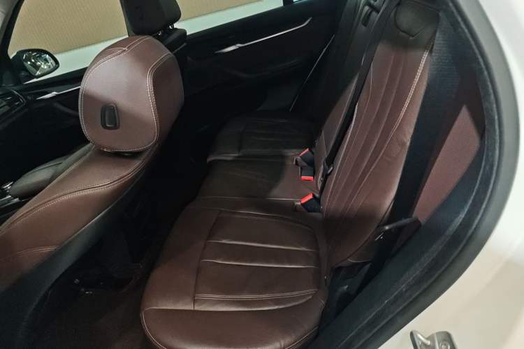 Used BMW X5 2014 xDrive35i Leading Model Left Rear Seat