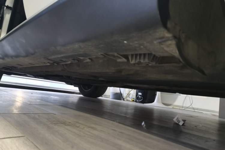 Used BMW X5 2014 xDrive35i Elegant Edition Left Side Sill