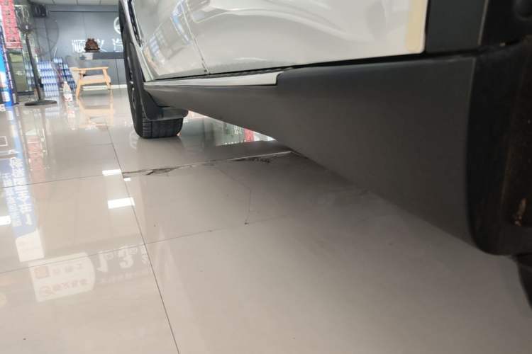 Used BMW X5 2014 xDrive35i Elegant Edition Left Side Sill