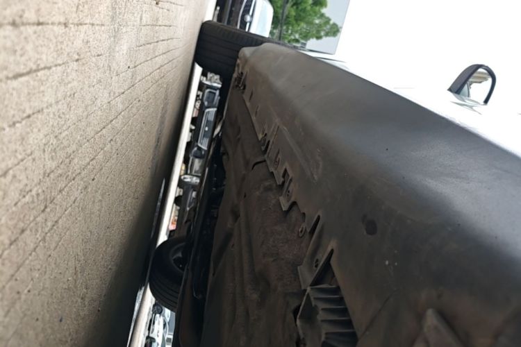 Used BMW X5 2014 xDrive35i Elegant Edition Left Side Sill