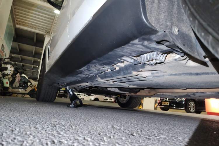Used BMW X5 2014 xDrive35i U.S. specification Left Side Sill