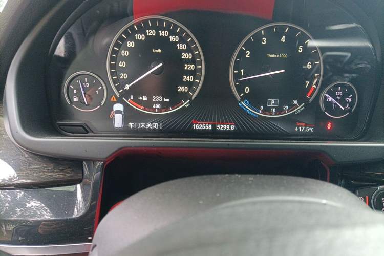 Used BMW X5 2014 xDrive35i Elegant Edition Odometer Close Up