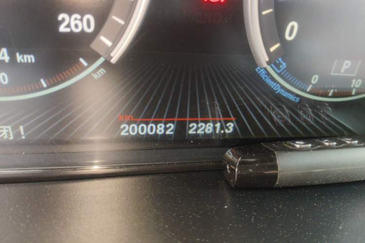 Used BMW X5 2014 xDrive35i Leading Model Odometer Close Up