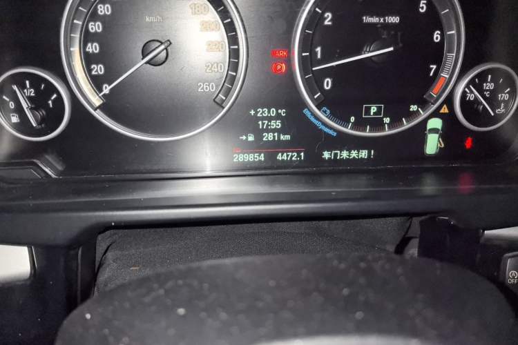 Used BMW X5  Odometer Close Up
