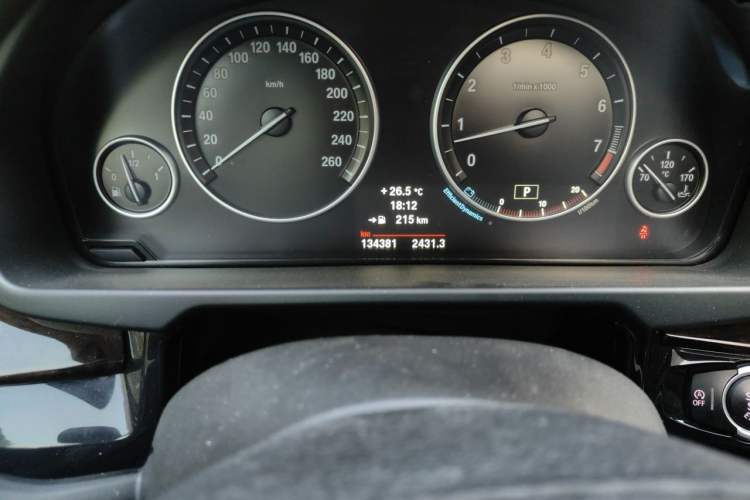 Used BMW X5 2014 xDrive35i Elegant Edition Odometer Close Up