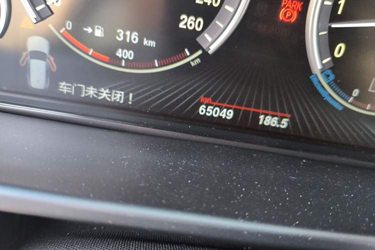 Used BMW X5 2014 xDrive35i Luxury Edition Odometer Close Up