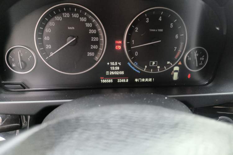 Used BMW X5 2014 xDrive35i Elegant Edition Odometer Close Up