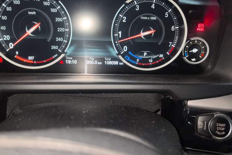 Used BMW X5 2014 xDrive35i Gasoline 5-seater U.S. specification Odometer Close Up