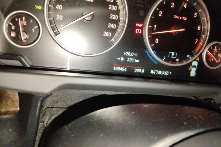 Used BMW X5 2014 xDrive35i Elegant Edition Odometer Close Up