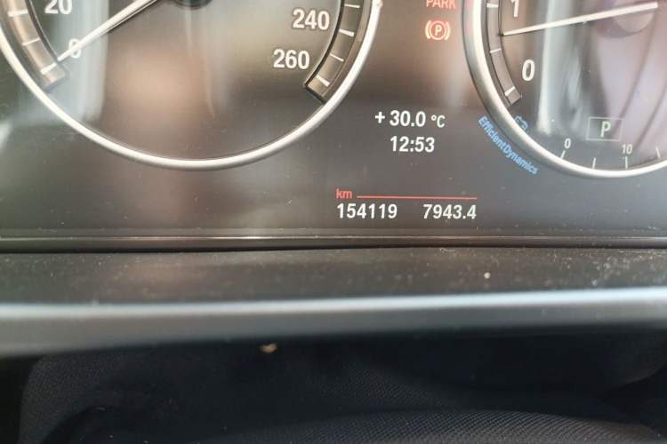 Used BMW X5 2014 xDrive35i Leading Model Odometer Close Up