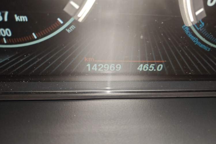 Used BMW X5 2014 xDrive35i Luxury Edition Odometer Close Up