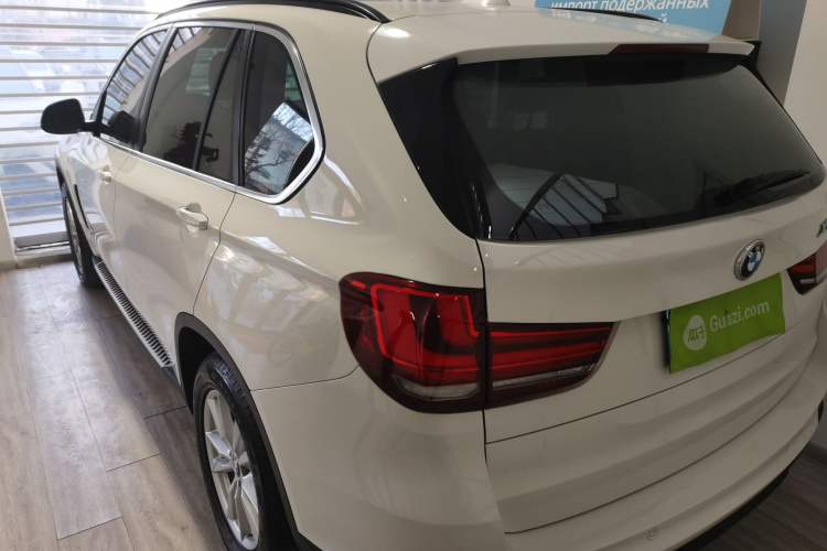 Used BMW X5 2014 xDrive35i Elegant Edition Rear Left 45 Deg