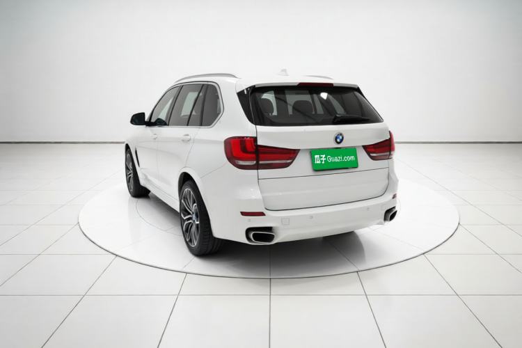 Used BMW X5 2014 xDrive35i U.S. specification Rear Left 45 Deg