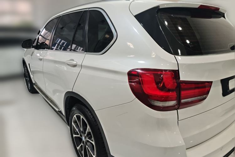 Used BMW X5 2014 xDrive35i Leading Model Rear Left 45 Deg