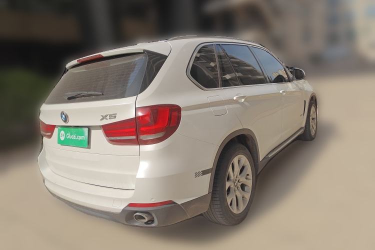 Used BMW X5 2014 xDrive35i Leading Model Rear Right 45 Deg