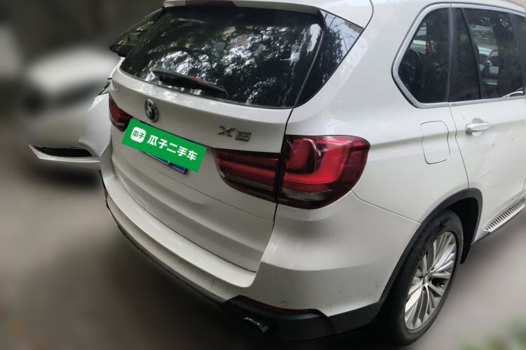 Used BMW X5 2014 xDrive35i Luxury Edition Rear Right 45 Deg