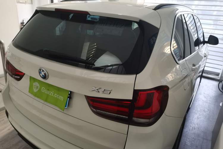 Used BMW X5 2014 xDrive35i Elegant Edition Rear Right 45 Deg