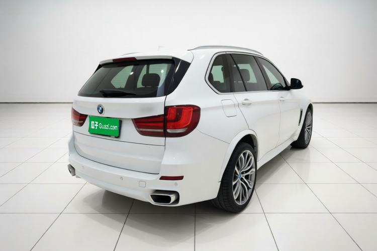 Used BMW X5 2014 xDrive35i U.S. specification Rear Right 45 Deg