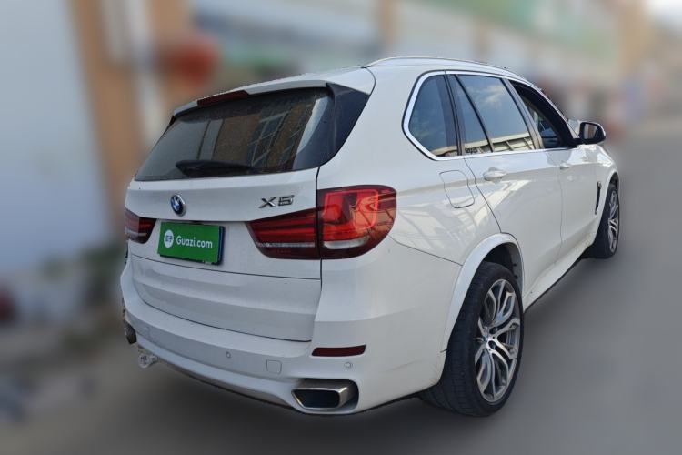 Used BMW X5 2014 xDrive35i U.S. specification Rear Right 45 Deg
