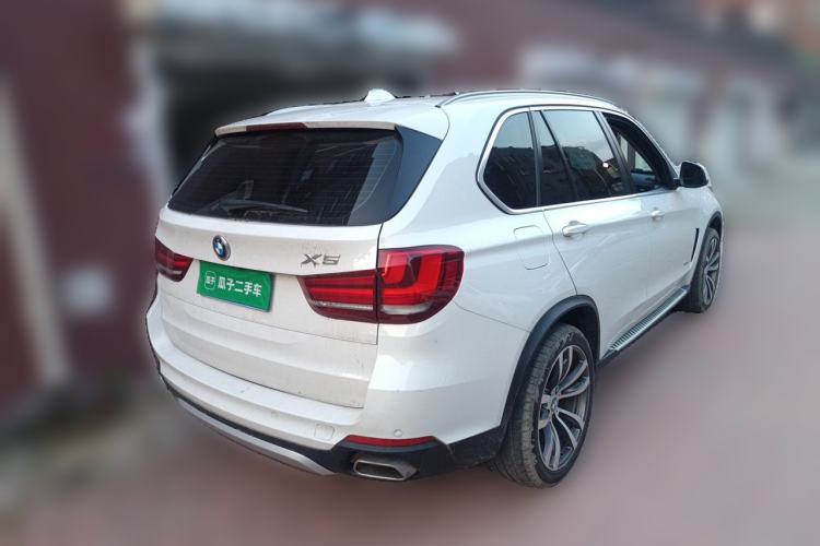 Used BMW X5 2014 xDrive35i Elegant Edition Rear Right 45 Deg