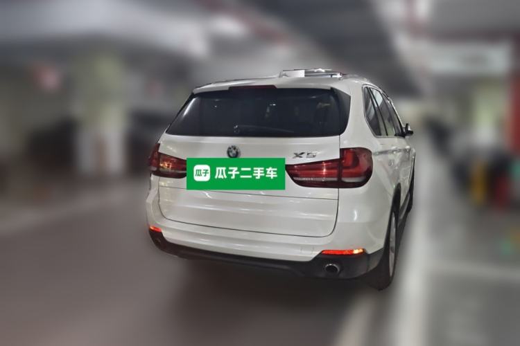 Used BMW X5 2014 xDrive35i Leading Model Rear Right 45 Deg