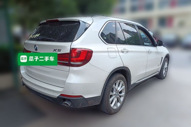 Used BMW X5 2014 xDrive35i Leading Model Rear Right 45 Deg