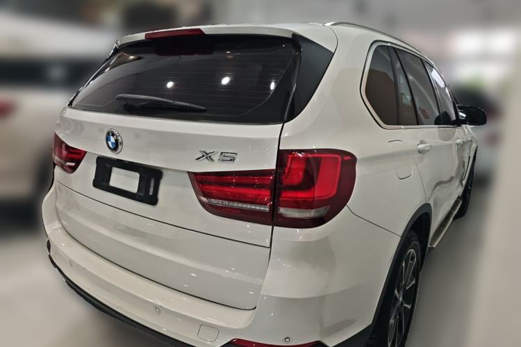 Used BMW X5 2014 xDrive35i Leading Model Rear Right 45 Deg