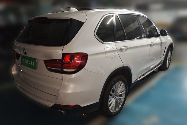 Used BMW X5 2014 xDrive35i Luxury Edition Rear Right 45 Deg