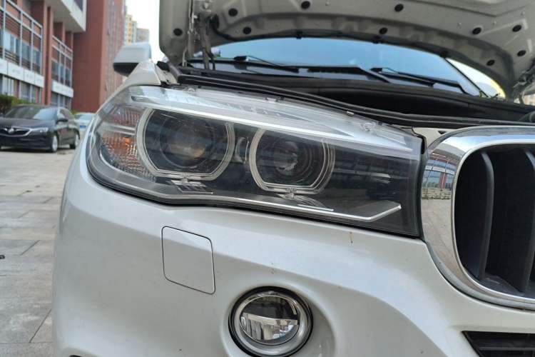 Used BMW X5 2014 xDrive35i Luxury Edition Right Front Headlight