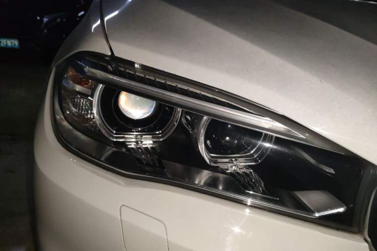 Used BMW X5 2014 xDrive35i Elegant Edition Right Front Headlight