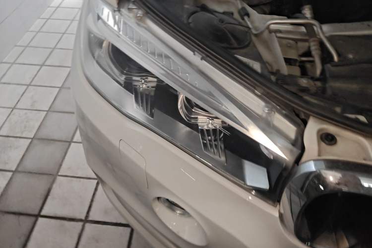 Used BMW X5 2014 xDrive35i Elegant Edition Right Front Headlight