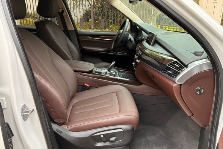 Used BMW X5 2014 xDrive35i Elegant Edition Right Front Seat