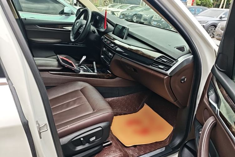 Used BMW X5 2014 xDrive35i Elegant Edition Right Front Seat