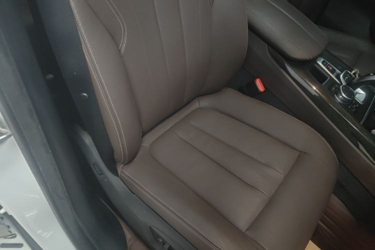 Used BMW X5 2014 xDrive35i Leading Model Right Front Seat
