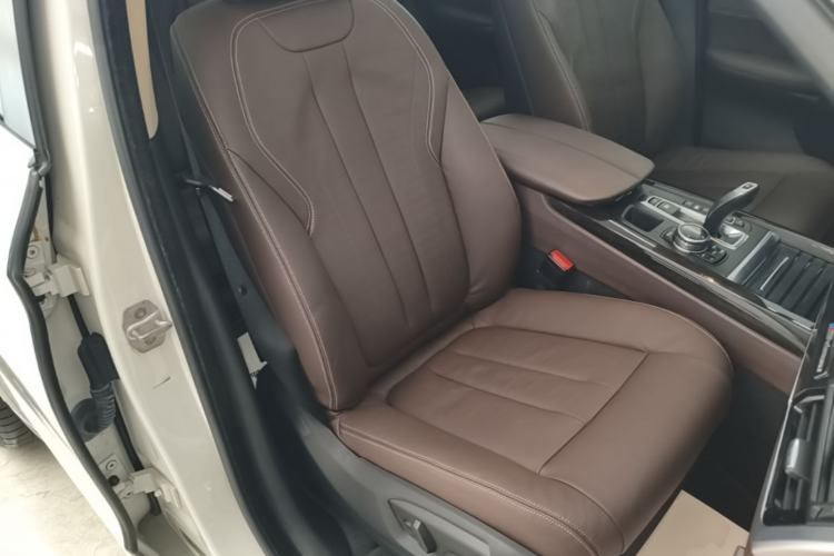 Used BMW X5 2014 xDrive35i Leading Model Right Front Seat