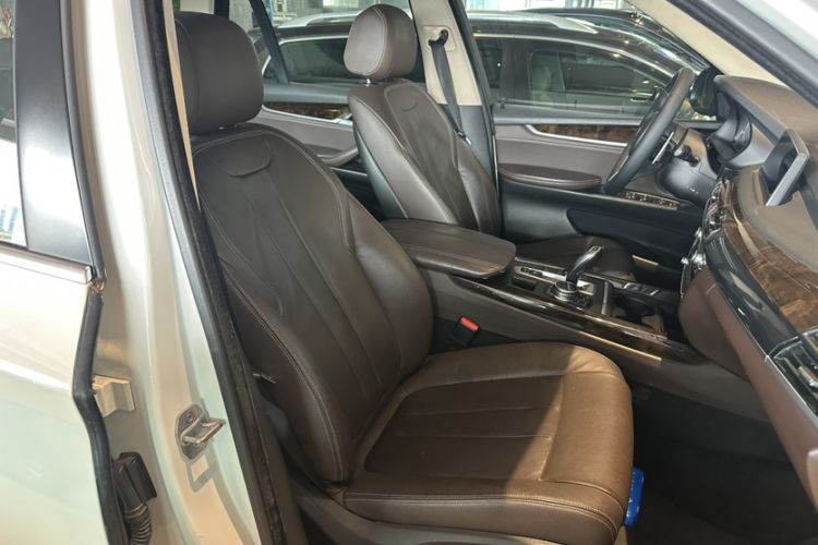 Used BMW X5 2014 xDrive35i Elegant Edition Right Front Seat