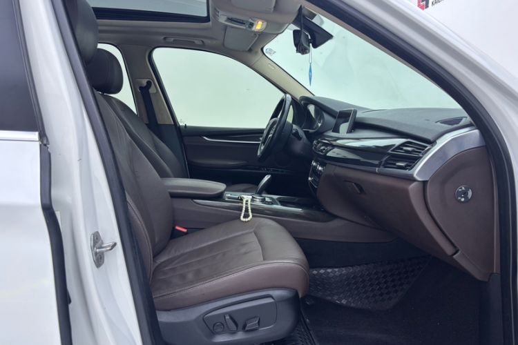 Used BMW X5 2014 xDrive35i Leading Model Right Front Seat