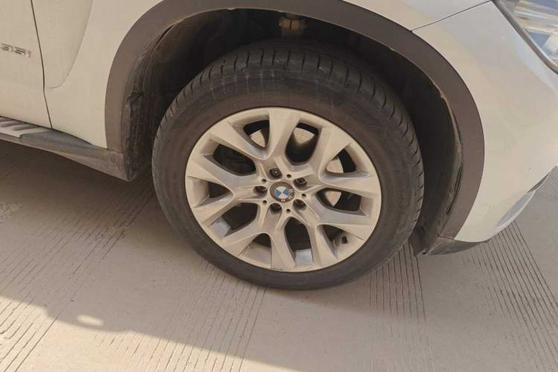 Used BMW X5 2014 xDrive35i Leading Model Right Front Wheel Hub