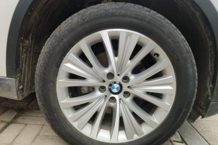 Used BMW X5 2014 xDrive35i Leading Model Right Front Wheel Hub