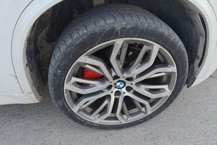 Used BMW X5 2014 xDrive35i U.S. specification Right Front Wheel Hub