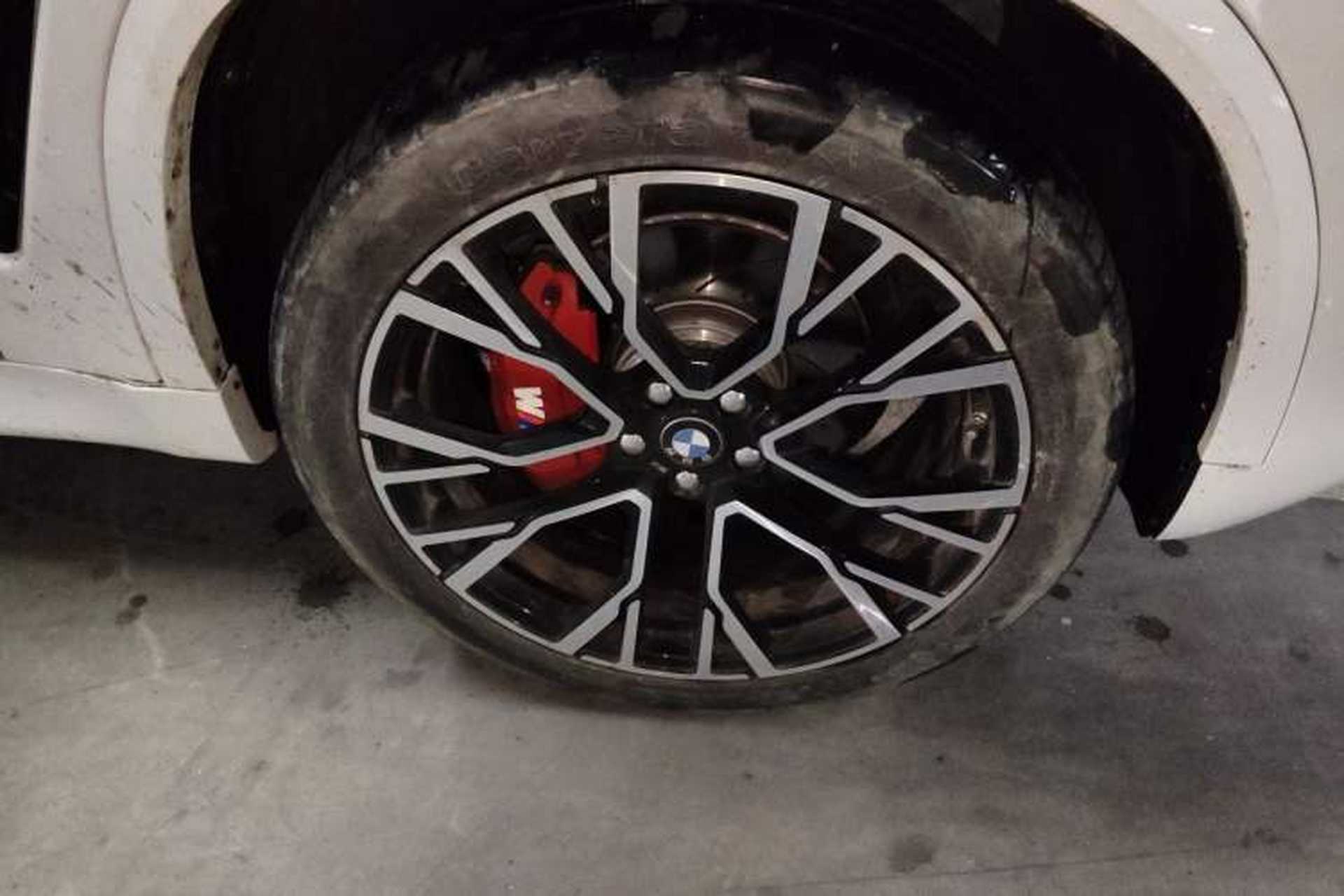 Used BMW X5 2014 xDrive35i Elegant Edition Right Front Wheel Hub