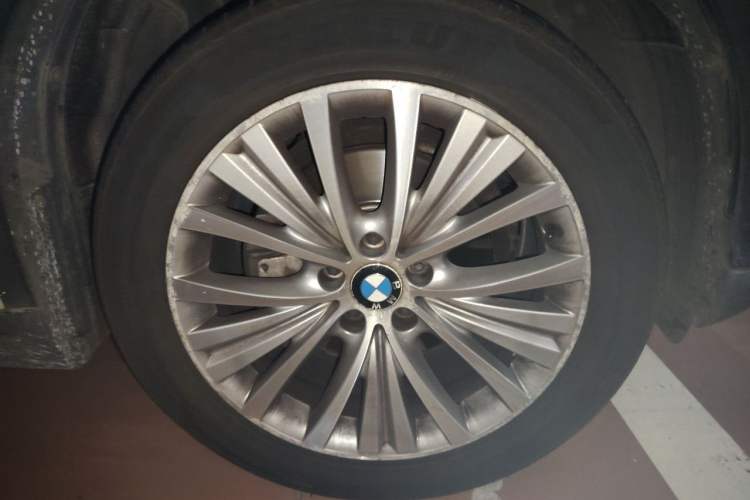 Used BMW X5 2014 xDrive35i Luxury Edition Right Front Wheel Hub