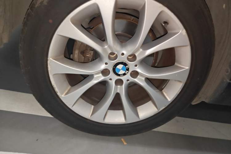Used BMW X5 2014 xDrive35i Leading Model Right Front Wheel Hub