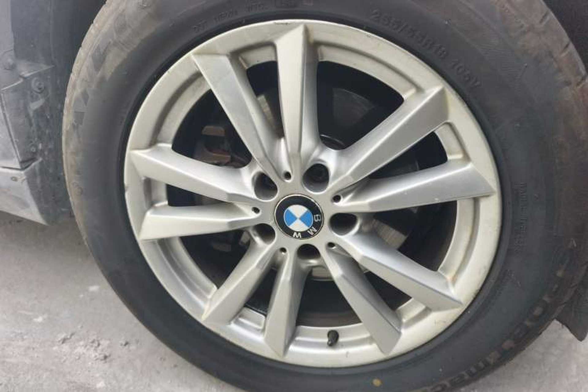 Used BMW X5 2014 xDrive35i Elegant Edition Right Front Wheel Hub