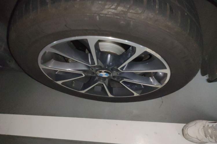 Used BMW X5 2014 xDrive35i Luxury Edition Right Front Wheel Hub