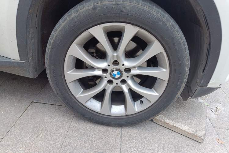 Used BMW X5 2014 xDrive35i Leading Model Right Front Wheel Hub