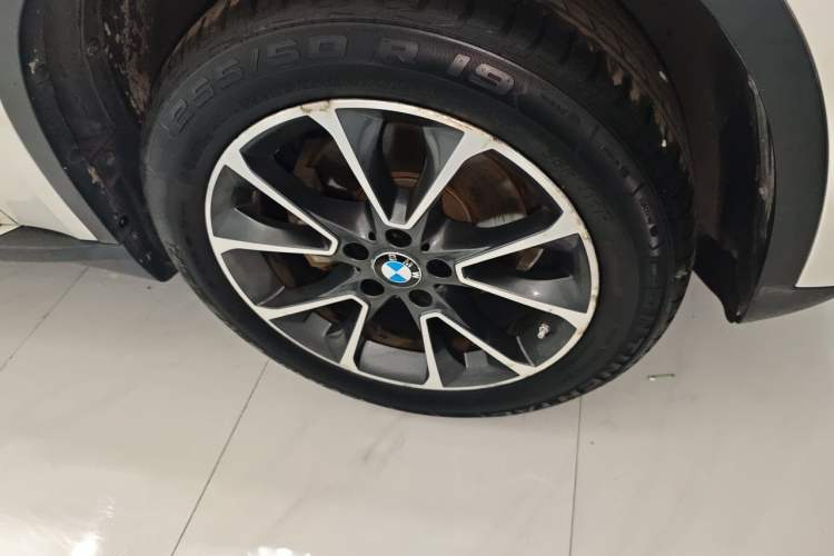 Used BMW X5 2014 xDrive35i Leading Model Right Front Wheel Hub