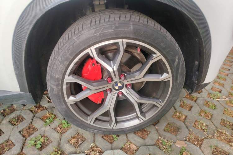 Used BMW X5 2014 xDrive35i Elegant Edition Right Front Wheel Hub