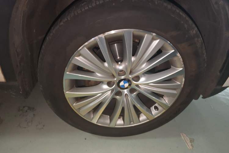 Used BMW X5 2014 xDrive35i Leading Model Right Front Wheel Hub